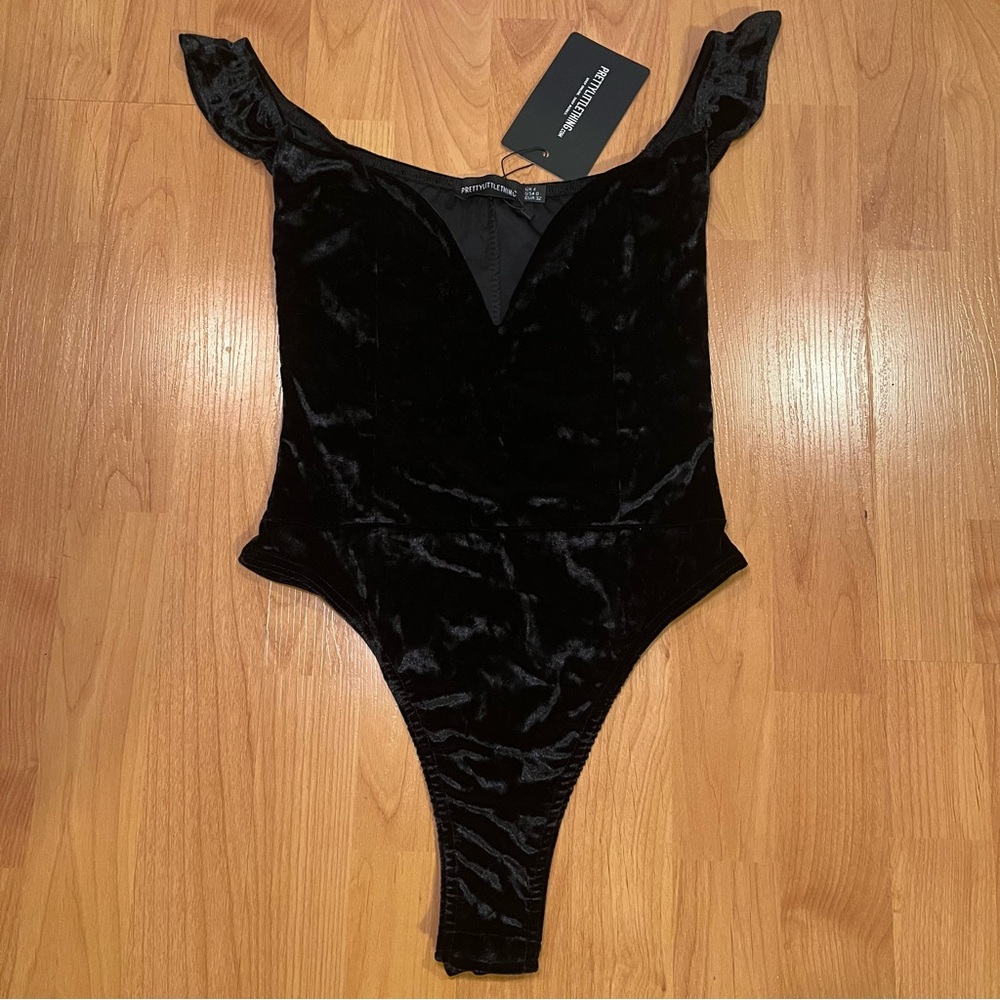 Prettylittlething black velvet bodysuit NWT